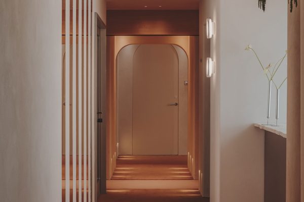 Technology-Becomes-Part-of-Design_Showroom